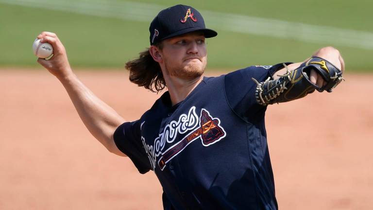 Mike Soroka volvió a desgarrarse el tendón de Aquiles del pie derecho.