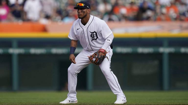 Isaac Paredes vuelve al beisbol de lujo.