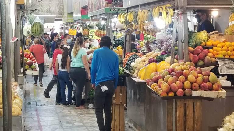Actividad en el Mercado Garmendia, en Culiacán.