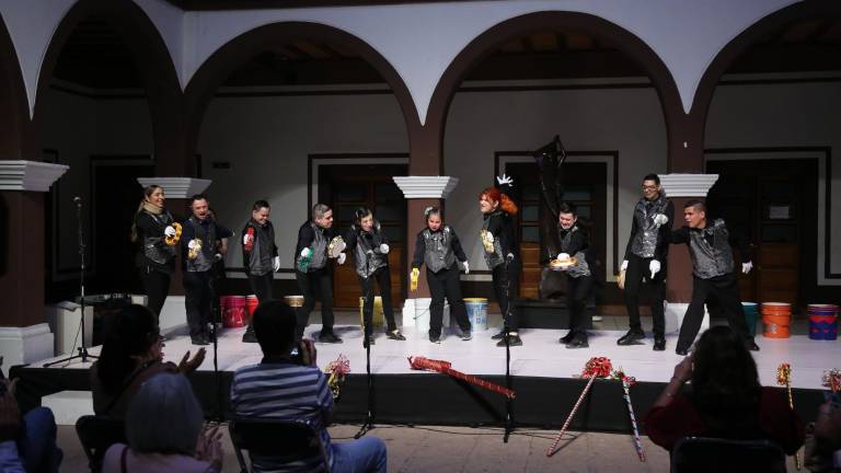 Los alumnos se ganaron los aplausos del público que reconoció su talento.