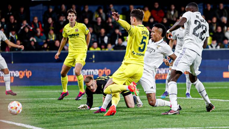 Vinicius Jr. marca uno de los goles de los merengues.