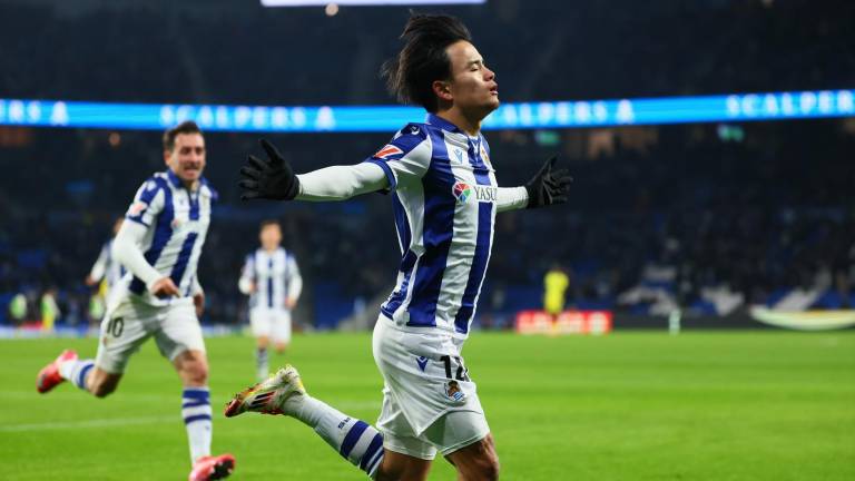 Takefusa Kubo celebra el gol que le dio la victoria a la Real Sociedad.