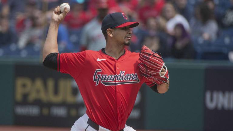 Carlos Carrasco sufre de espasmos en el cuello.
