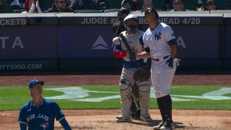 Stanton conecta grand slam.