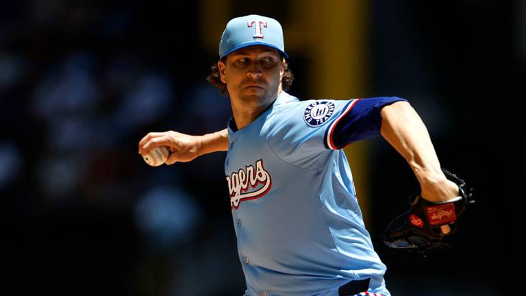 Jacob deGrom llega a mil 700 ponches.