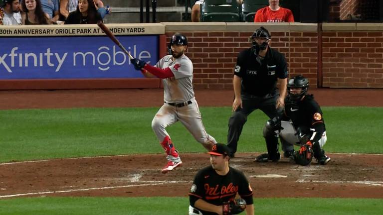 Eric Hosmer pacta con Cachorros.