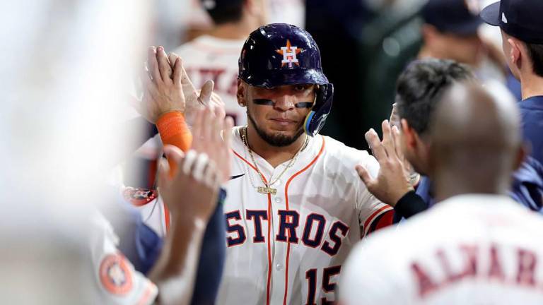 Isaac Paredes llegó a cuatro jonrones para los Astros.
