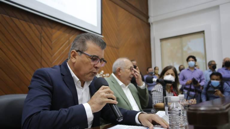 Édgar González.