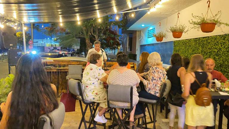 Evocan a las “Rastreadoras” a través de la poesía”, en el recital que se celebró en la terraza de Canaco.