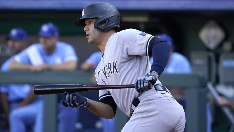 Isiah Kiner-Falefa llega a Toronto.