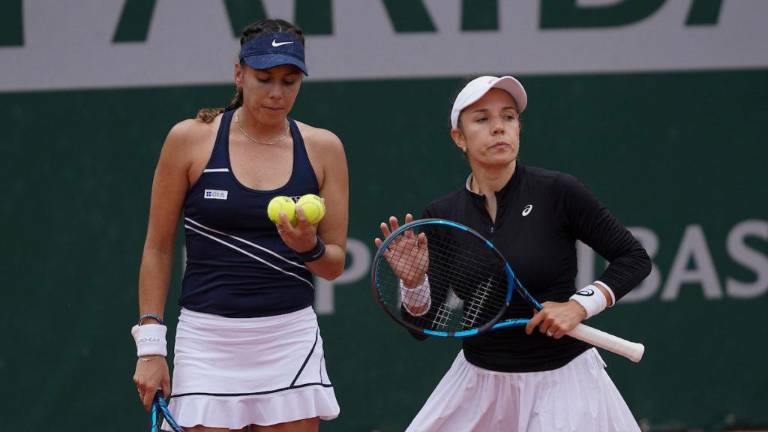 Giuliana Olmos y Sharon Fichman pierden en su primer encuentro del Torneo de Tenis WTA Finals 2021.