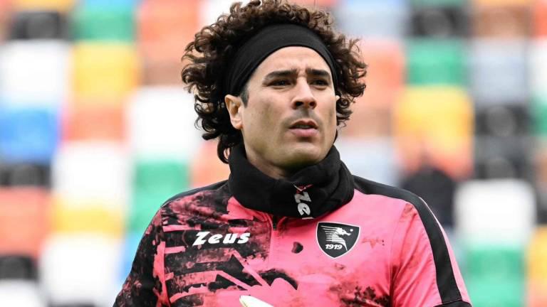 Memo Ochoa es borrado por el Salernitana.