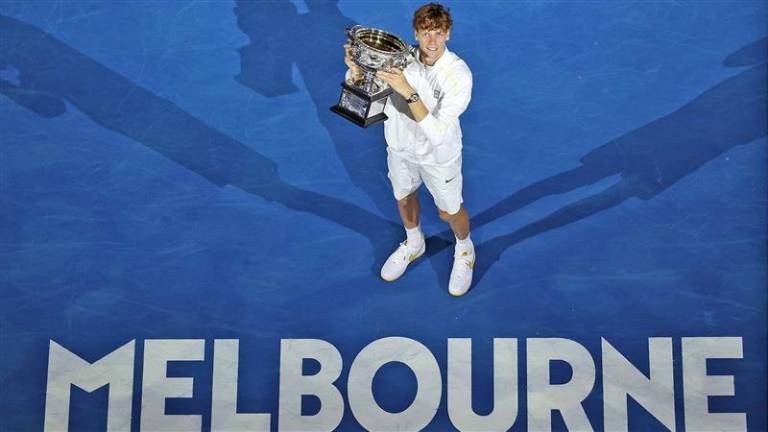 Jannik Sinner levantó su segundo título en el Abierto de Australia.