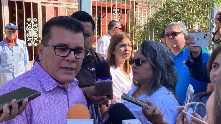 El Presidente Municipal de Mazatlán Édgar González Zataráin afirma que a la ciudad le urgen más puentes vehiculares.