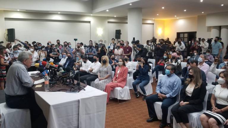 Rubén Rocha Moya, Gobernador electo, durante una rueda de prensa, este miércoles.
