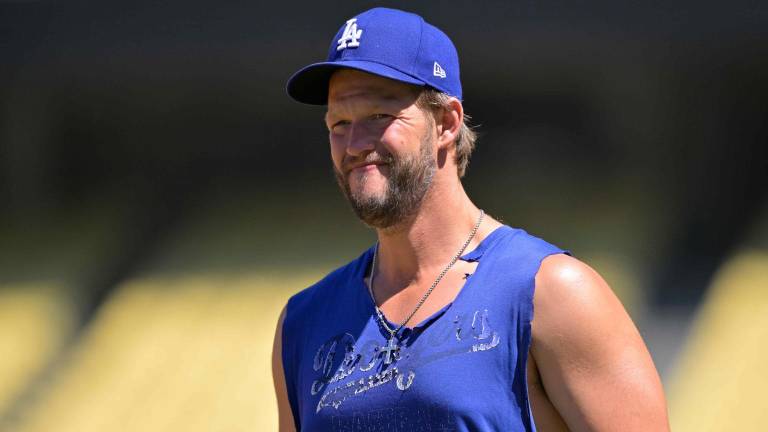 Dodgers esperan que Clayton Kershaw haga unas aperturas en temporada regular.