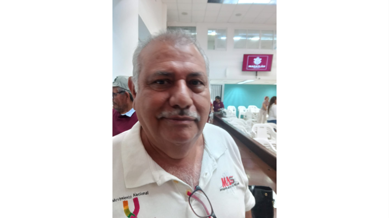 Familias que integran la Coordinadora Estatal para el Derecho Humano a la Vivienda y Reservas Territoriales se reunieron con el Alcalde de Mazatlán