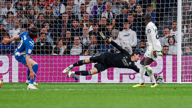 Thibaut Courtois defenderá la portería del Madrid este sábado.