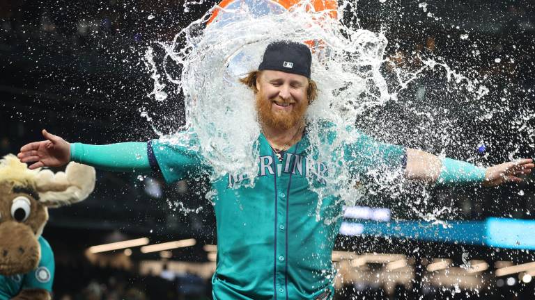 Justin Turner llega a los Cachorros para aportar su experiencia.