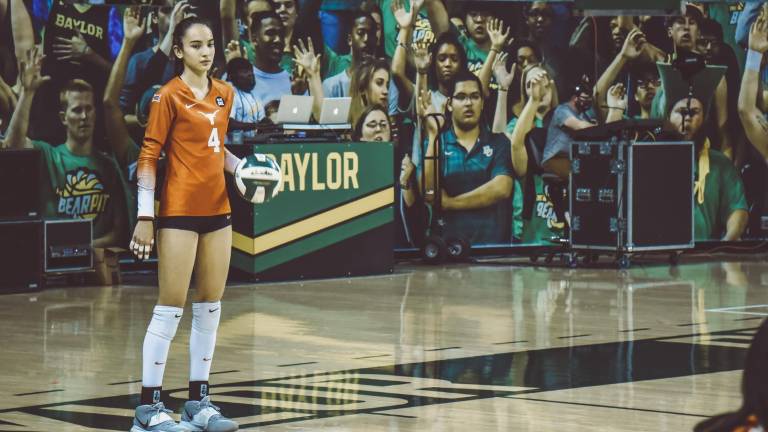 La sinaloense Melanie Parra ha forjado una trayectoria exitosa en el voleibol, a pesar de su juventud.