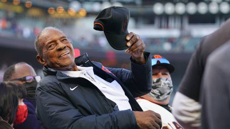 Willie Mays es una leyenda de los Gigantes y de las Grandes Ligas.