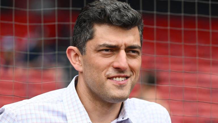 Chaim Bloom se integra a las oficinas de los Cardenales de San Luis.