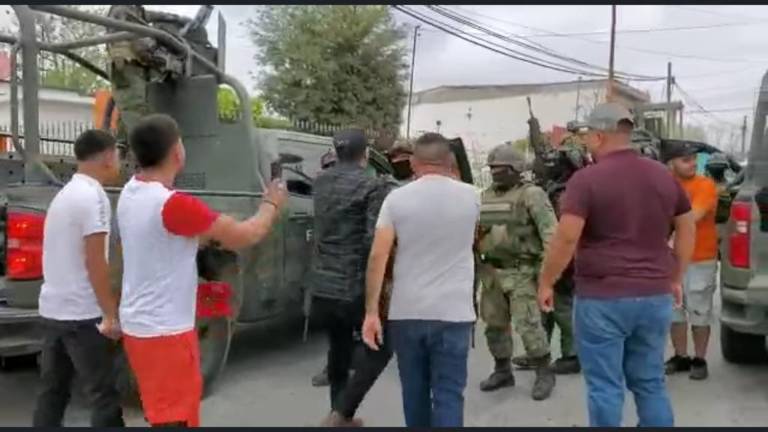 Reclamos de vecinos de Nuevo Laredo a elementos del Ejército tras el asesinato de cinco jóvenes.
