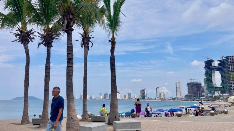 En Mazatlán se siente una mañana sofocada.