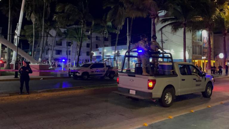 El Alcalde de Mazatlán informó que en la zona turística tienen el apoyo de la Marina y Guardia Nacional.