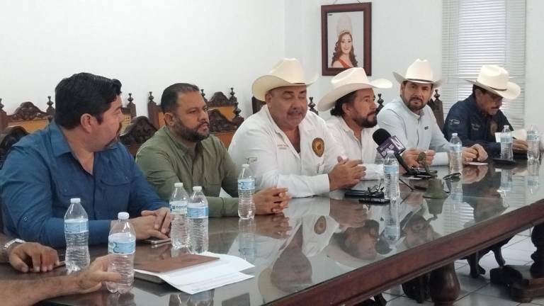Organizaciones ganaderas de Mazatlán buscan que se les incremente un peso el pago por litro de leche.