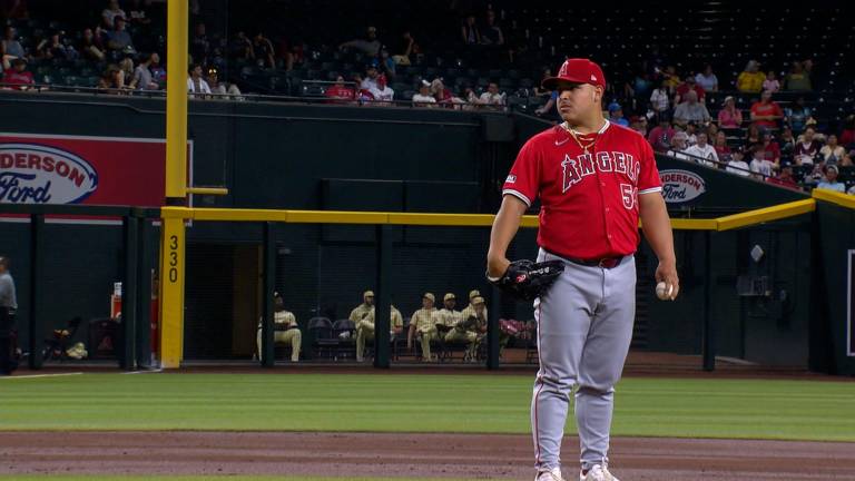José Suárez ahora forma parte de los Bravos de Atlanta.