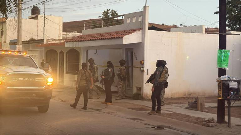 El cateo fue realizado en un domicilio de la colonia Los Huertos, donde se aseguraron dos vehículos.
