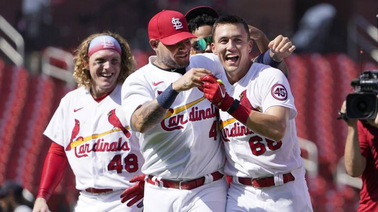Paul Goldschmidt se la voló dos veces por Cardenales.