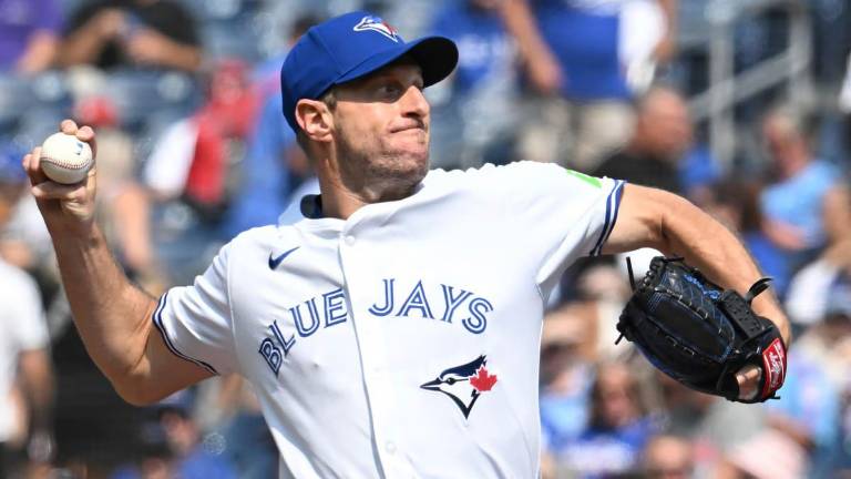 Max Scherzer limitó a los Cachorros a una sola carrera en más de siete entradas.