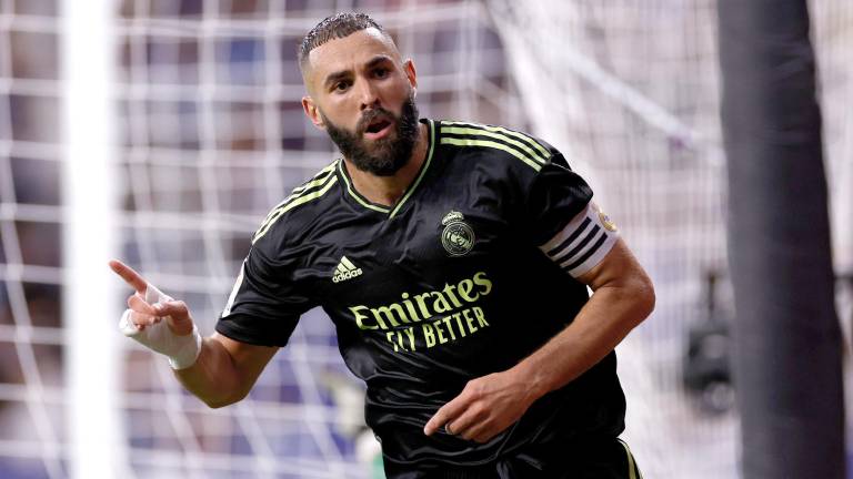 Karim Benzema anotó el gol del triunfo cuando el reloj expiraba ante el Espanyol.