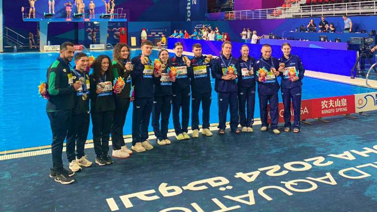 Los mexicanos lucen su medalla de plata.