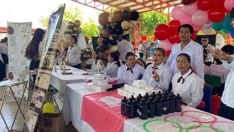 Exposición de proyectos de emprendedores en Cbtis 51.
