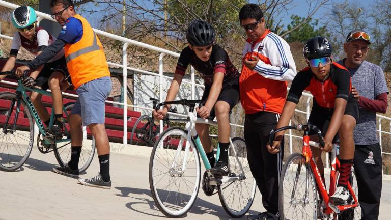 Los ciclistas sinaloenses afinan detalles para su participación en la Olimpiada Nacional 2025.