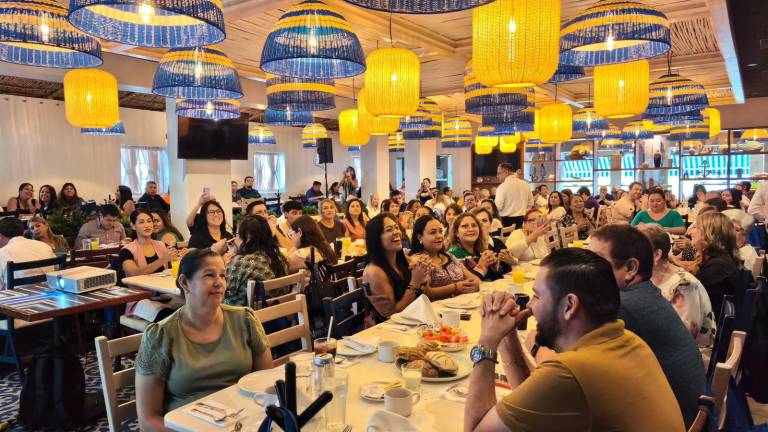 Presentación en Monterrey del programa de viajes charteros hacia Mazatlán.