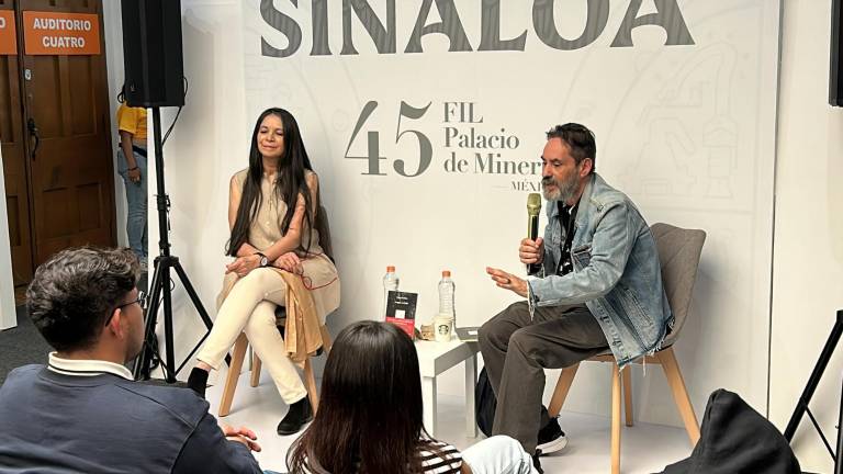 Carmen Boullosa y Mario Bojórquez, durante la presentación del libro.