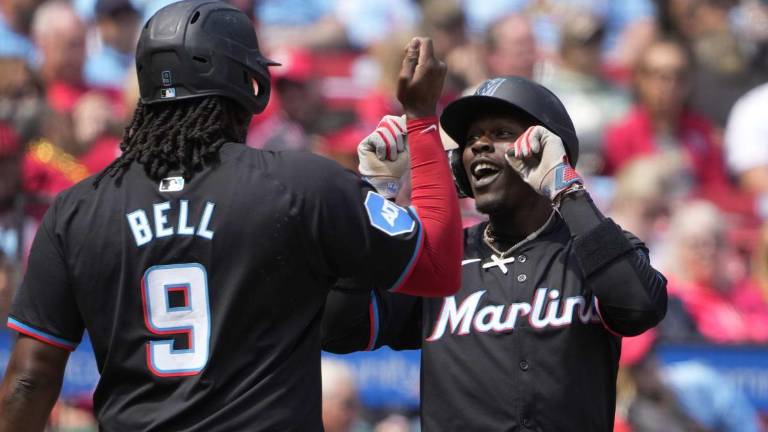 Marlins sale del bache.