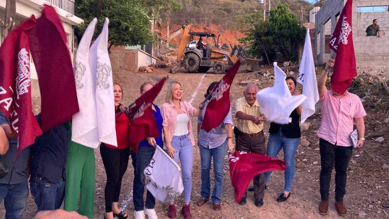 La Alcaldesa, funcionarios y vecinos dieron el banderazo de arranque.
