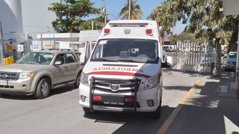 El hombre herido fue trasladado a un hospital.
