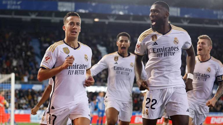 Lucas Vázquez recupera el liderato para el Real Madrid en el descuento.
