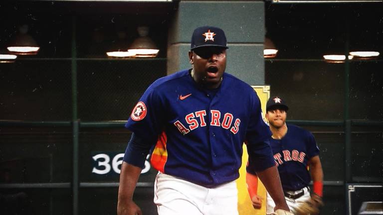 Héctor Neris tuvo una buena campaña regular con Astros.