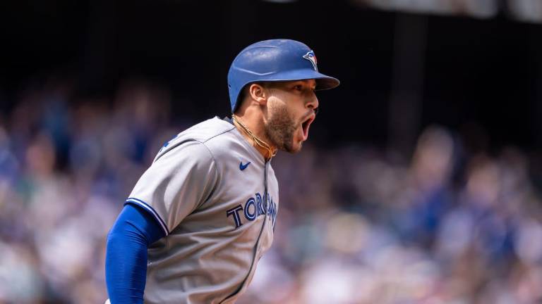 George Springer fue la punta de lanza en la ofensiva de los Azulejos, que sacaron las escobas en Seattle.