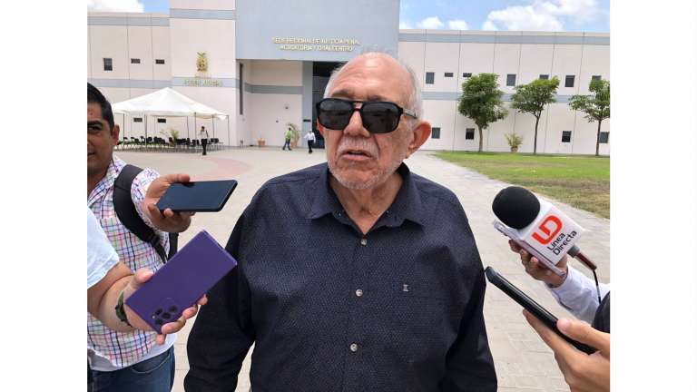 Por la compra ilegal de siete vehículos que rifó en un evento por el Día de las Madres, el ex Alcalde de Mazatlán fue vinculado a proceso.