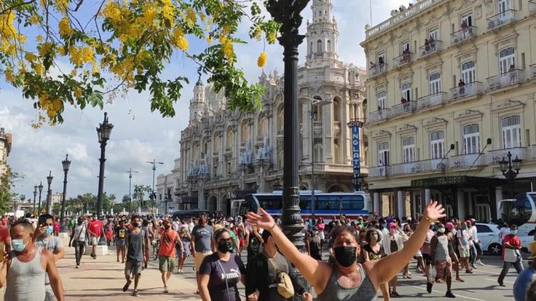 Hasta el 13 de julio la iniciativa ciudadana Cuba Decide tenía registro de más de 150 personas que fueron detenidas o estaban desaparecidas debido a la represión por parte de la Policía Nacional Revolucionaria, las brigadas especiales o Boinas Negras y otros agentes vestidos de civiles durante las manifestaciones.
