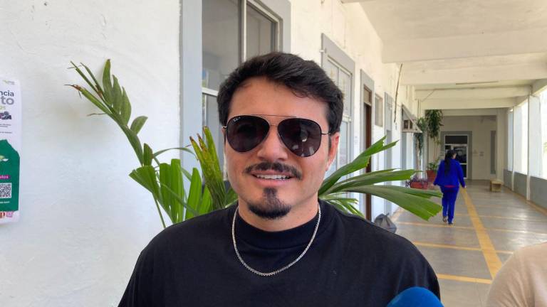 El cantautor Horacio Palencia visita Mazatlán para checar detalles del concurso “México Canta”, que promueve el Gobierno Federal.