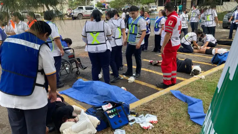 Ciudadanos y autoridades participarán este viernes en simulacros en Mazatlán para reforzar la preparación ante sismos y emergencias.